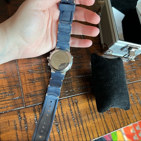 Peugeot Avenue Paris Watch - Picture 4 of 8